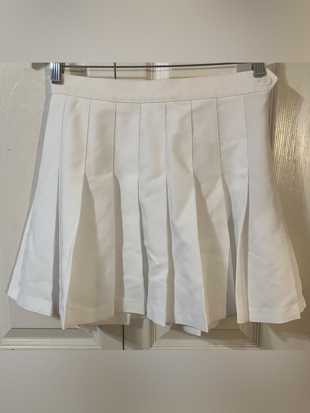 American Apparel Women’s White Pleated Tennis Mini Skirt Size Medium - Picture 3 of 9